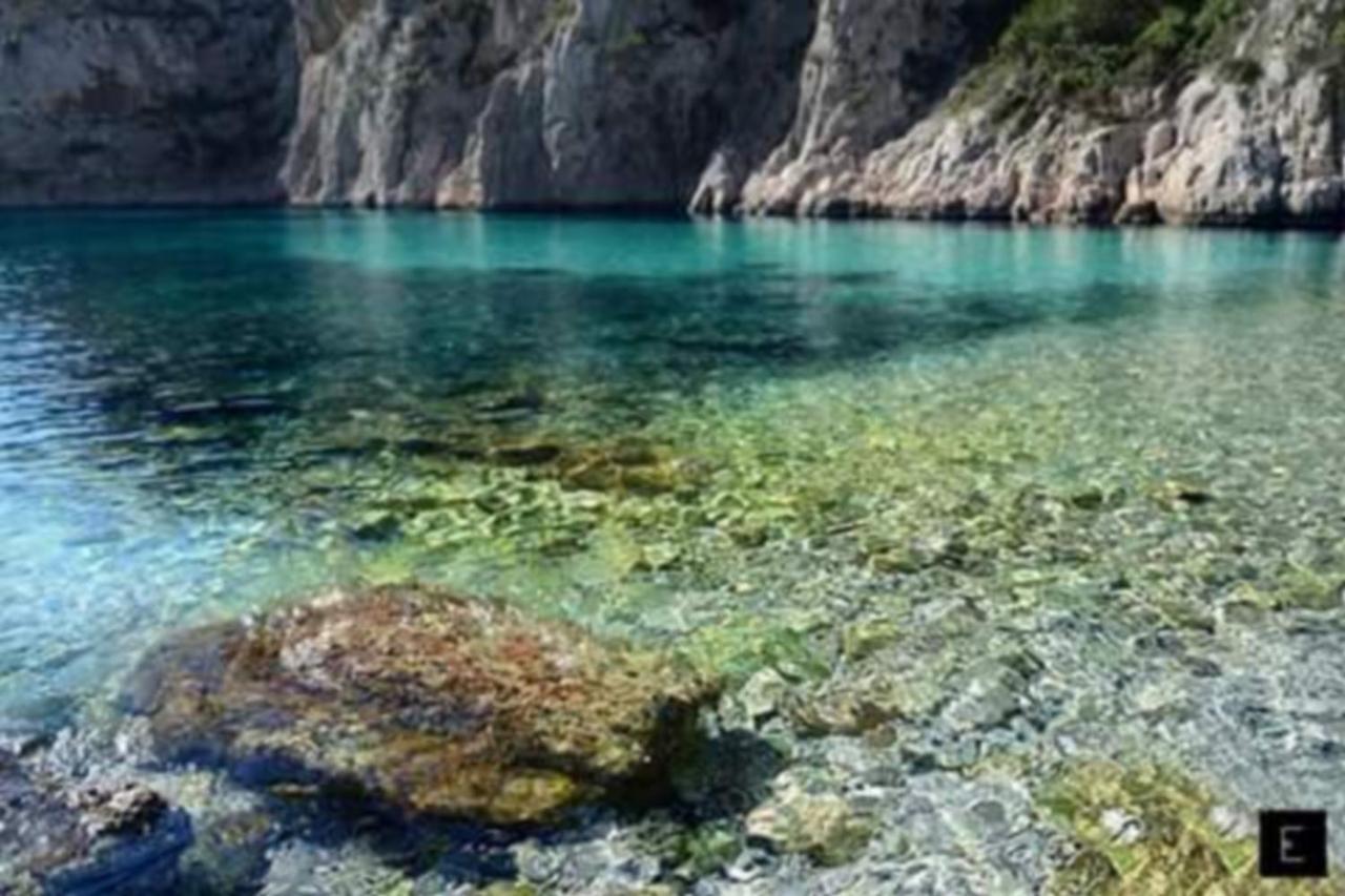 Le Son Des Vagues Vue Mer Cassis Extérieur photo